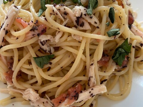 梅とサラダチキンのさっぱり冷製パスタ。